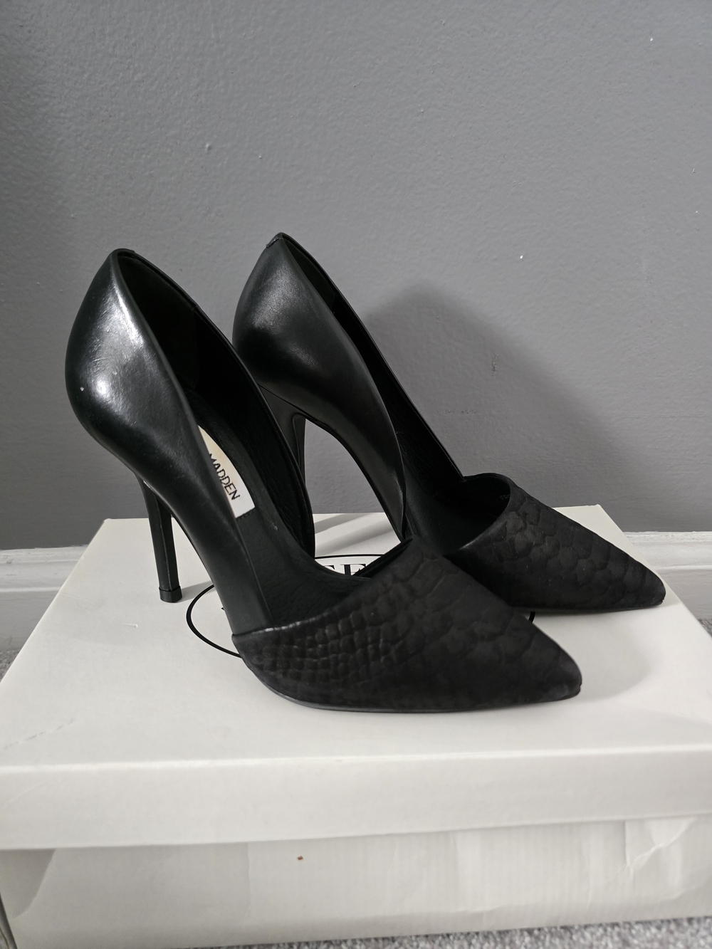 Vintage Steve Madden Women’s Black Pointed Dorsay Pumps- 6.5